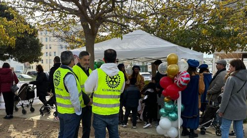 Rotary Club La Eliana reparte ilusión y esperanza en Catarroja